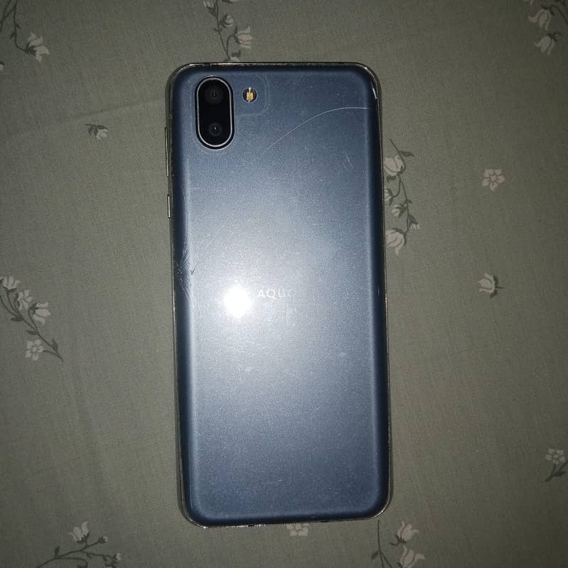 Sharp Aquos R2 0
