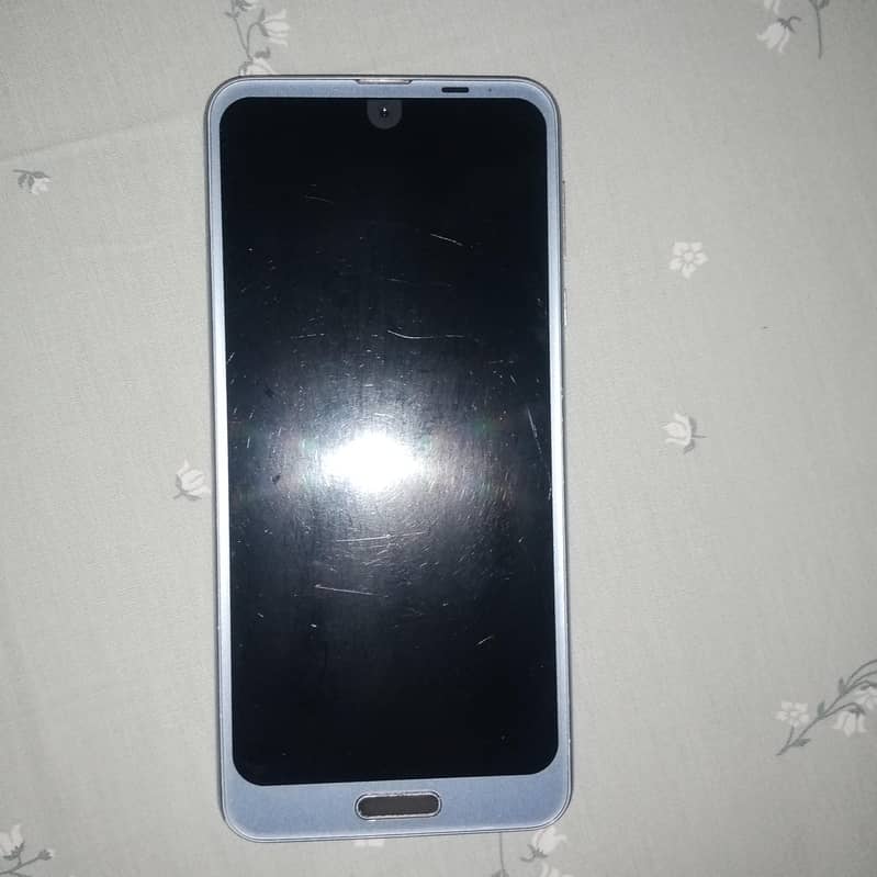 Sharp Aquos R2 1