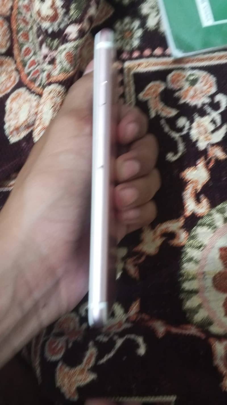 Apple iPhone 7 1
