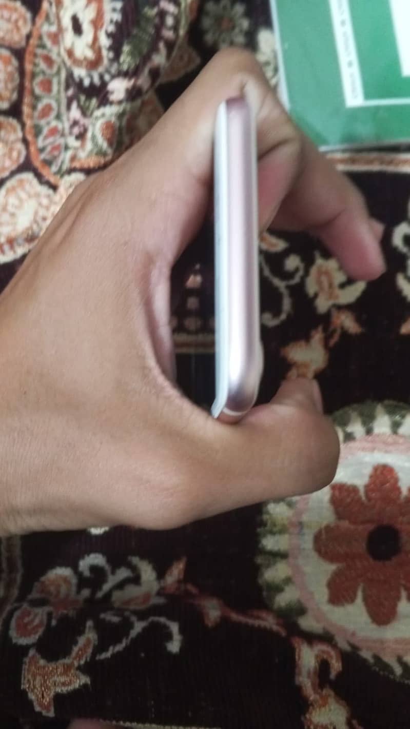 Apple iPhone 7 2