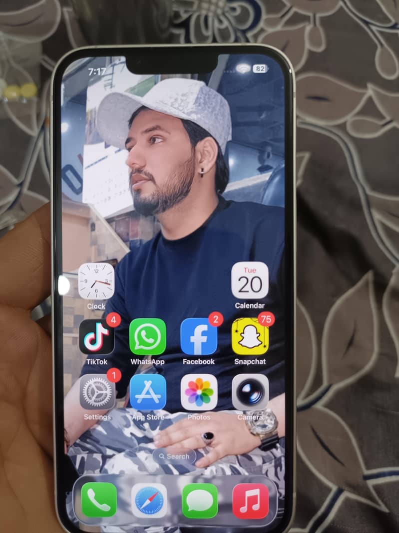 Apple iPhone 13 1