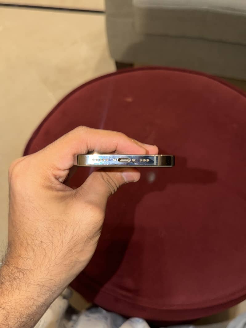 Apple iPhone 13 Pro 8