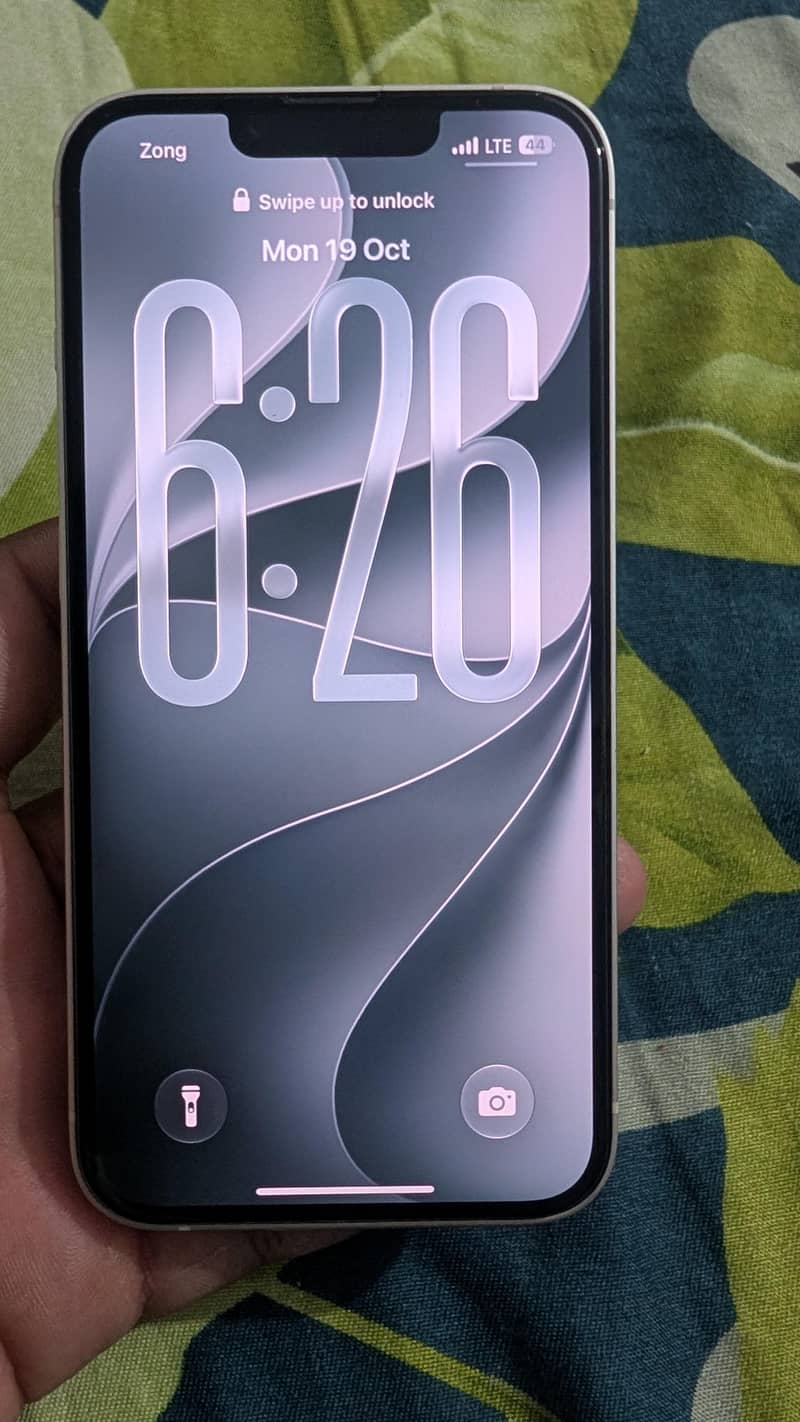 Apple iPhone 14 4