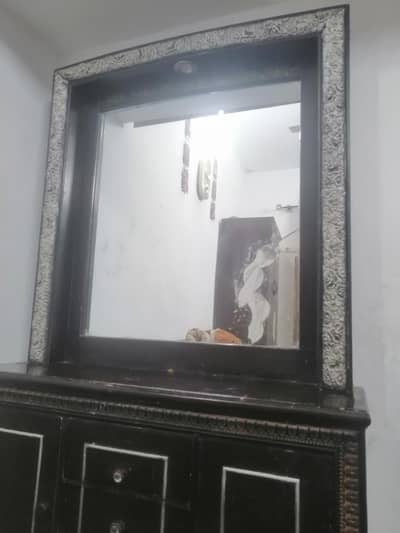 Dressing table
