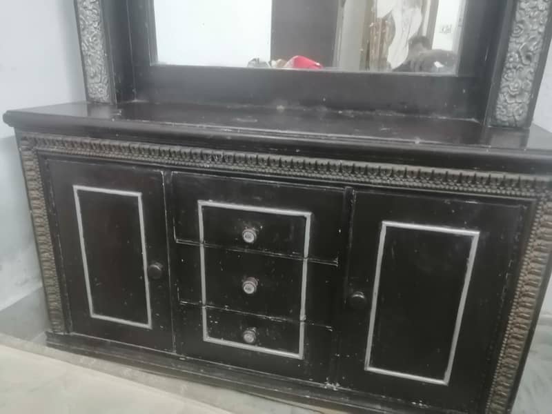 Dressing table 1