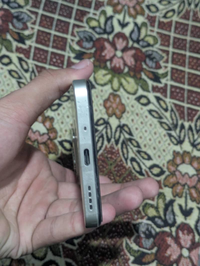 Realme C75 4