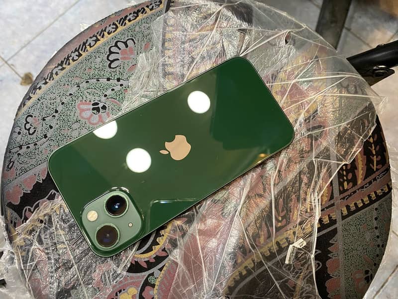 Apple iPhone 13 3