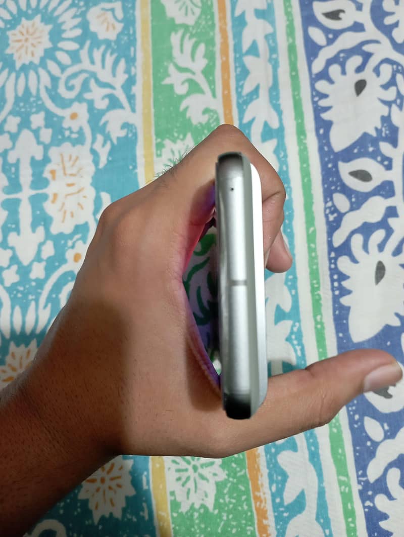 Google Pixel 8 2
