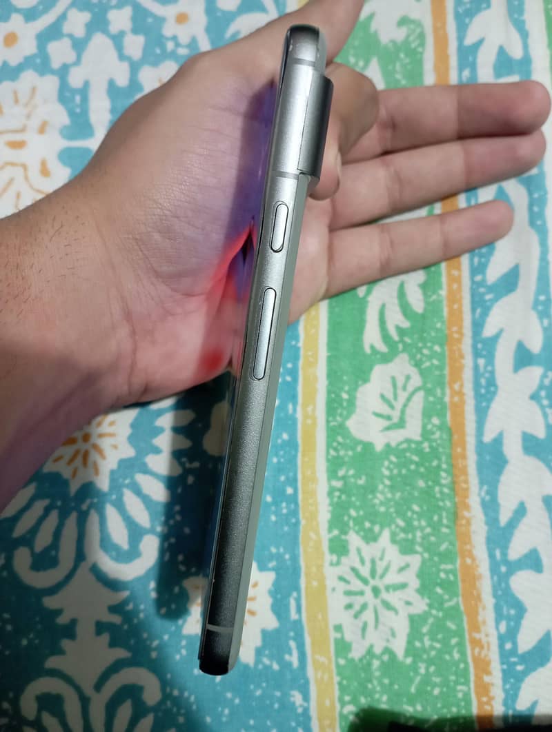Google Pixel 8 3