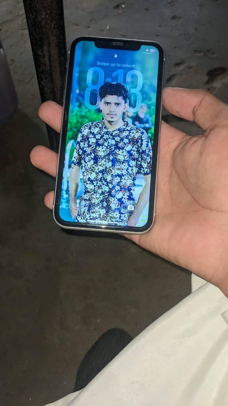 Apple iPhone 11 4