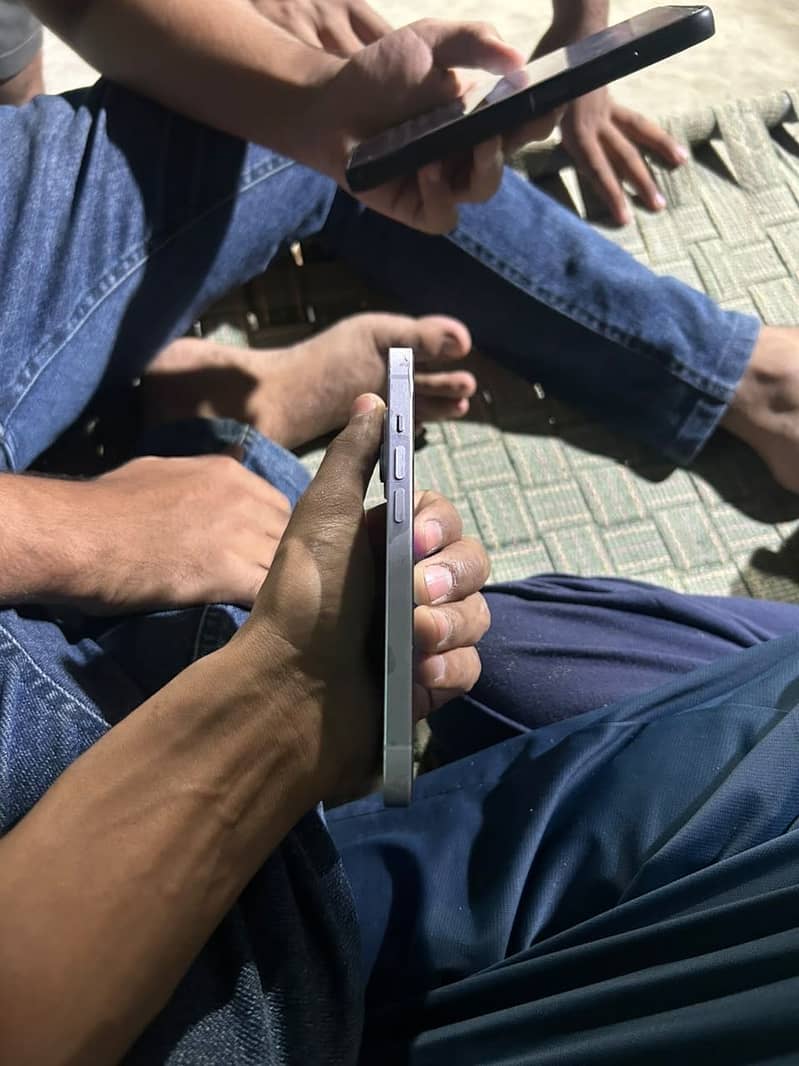 Apple iPhone 14 2