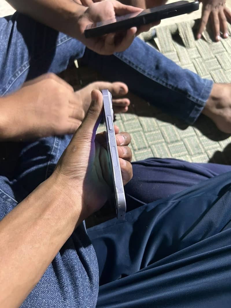 Apple iPhone 14 4