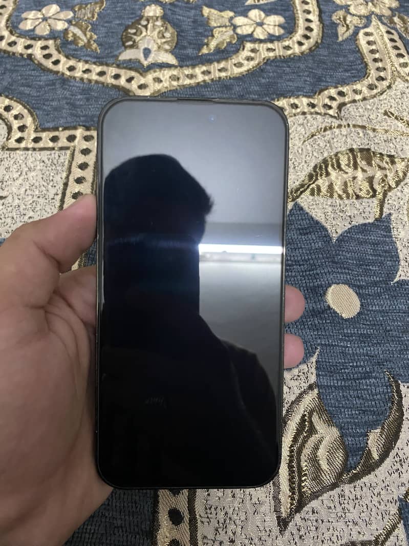 Iphone 14pro max 5