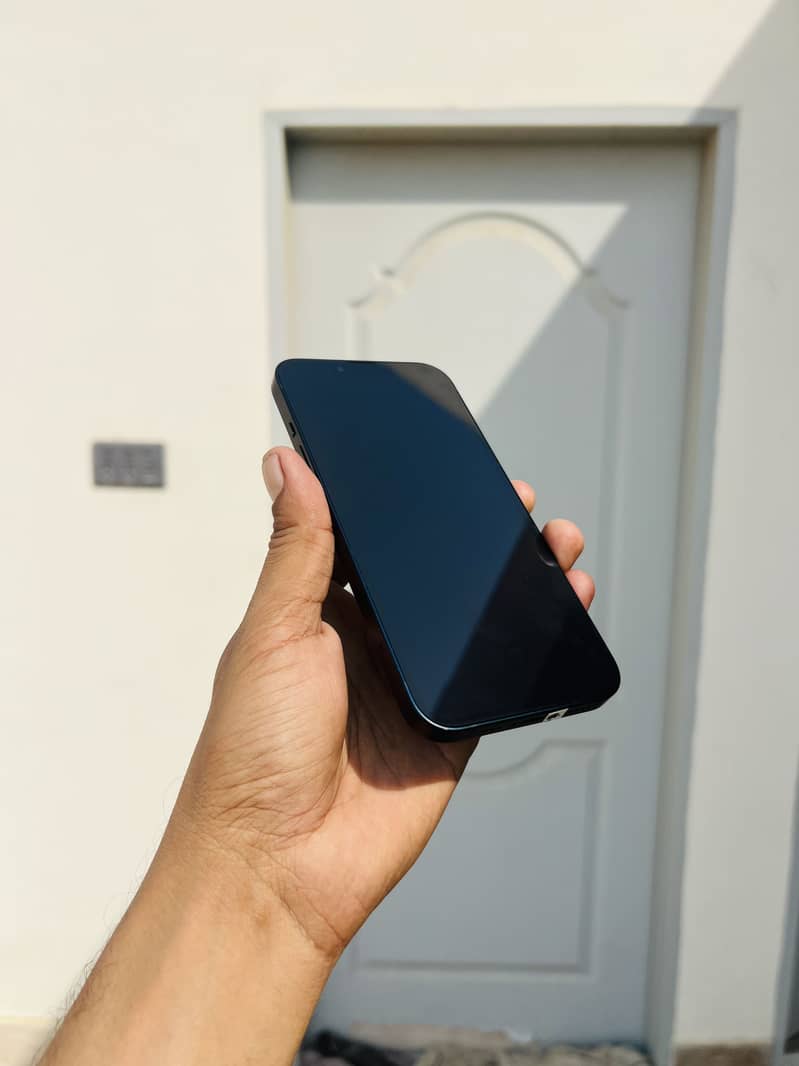 Apple iPhone 13 1