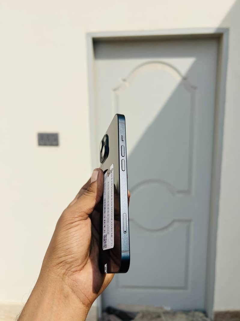 Apple iPhone 13 4