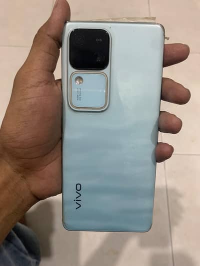Vivo V30