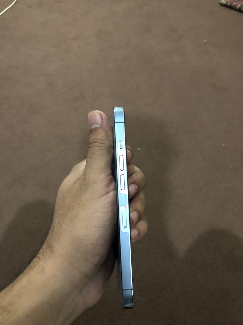 Apple iPhone 13 Pro 4