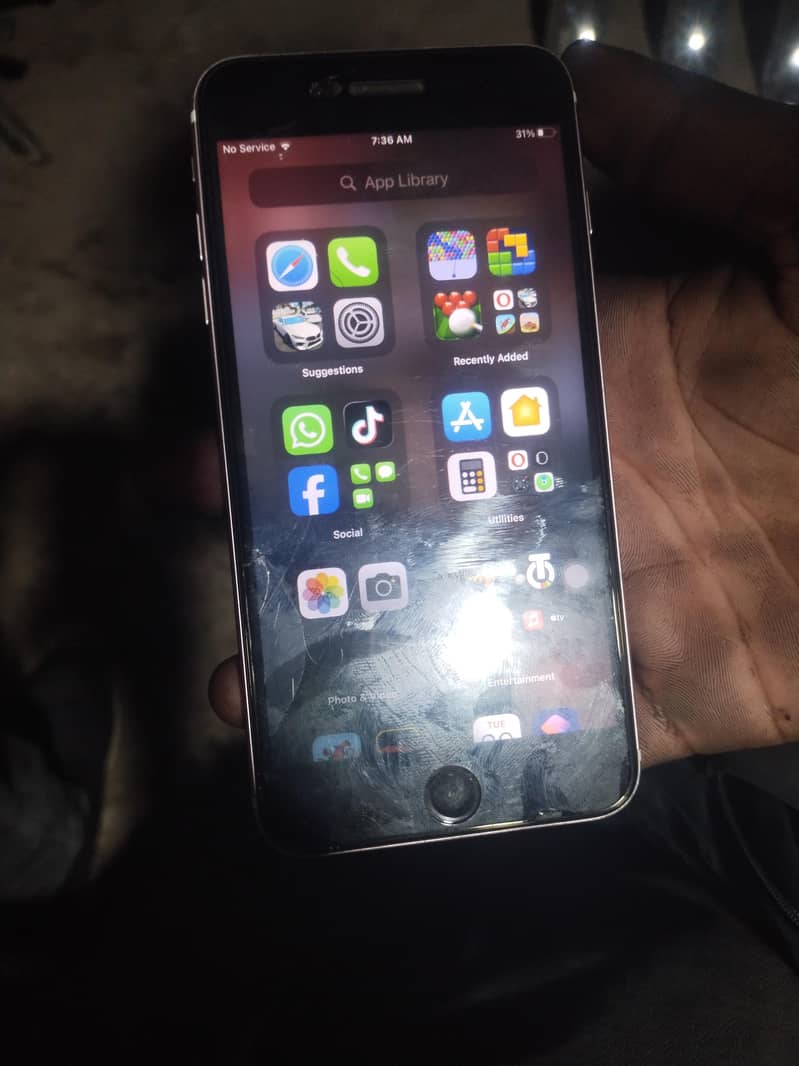 Apple iPhone 7 plus 2