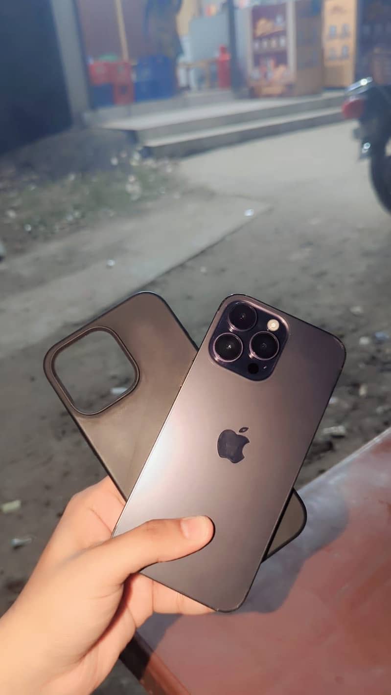 Apple iPhone 14 Pro Max 0