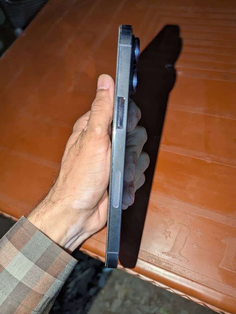 Apple iPhone 14 Pro Max 1