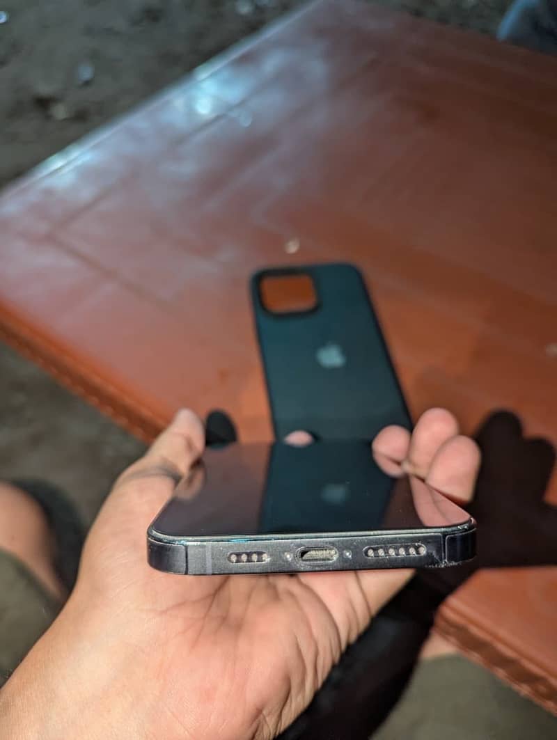 Apple iPhone 14 Pro Max 3