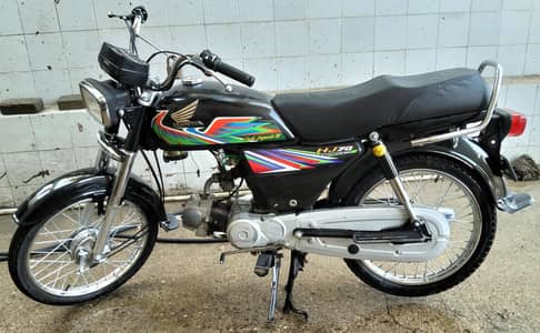 Honda 70cc model 2021 vip mint condition