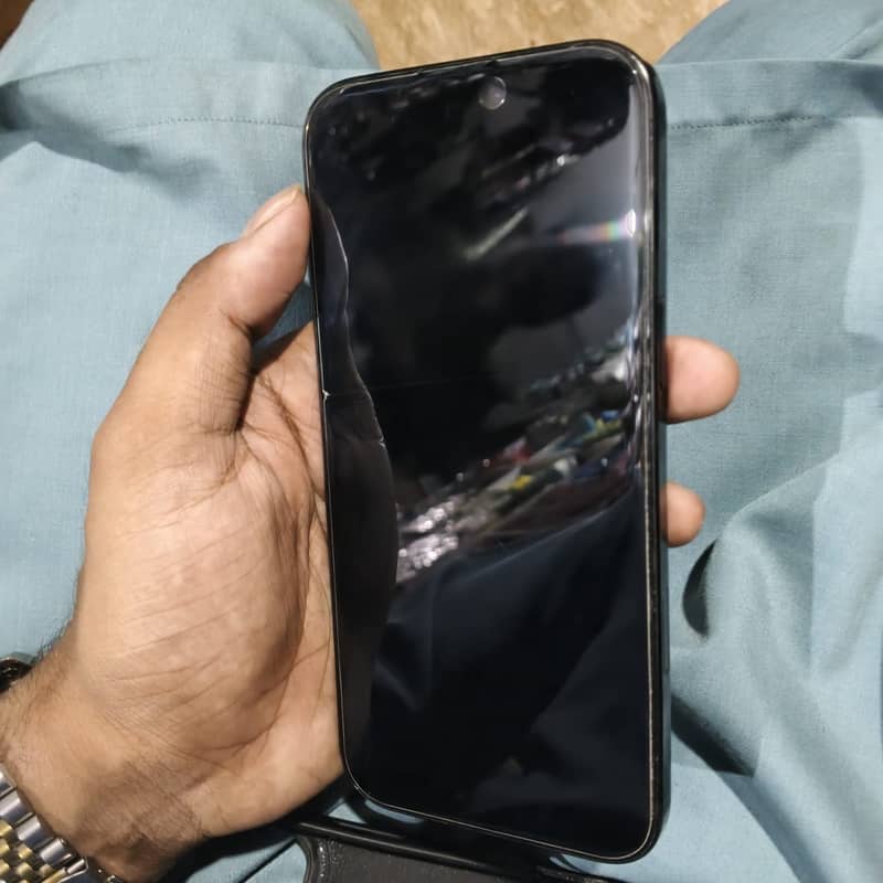 Apple iPhone 16 Pro Max 3