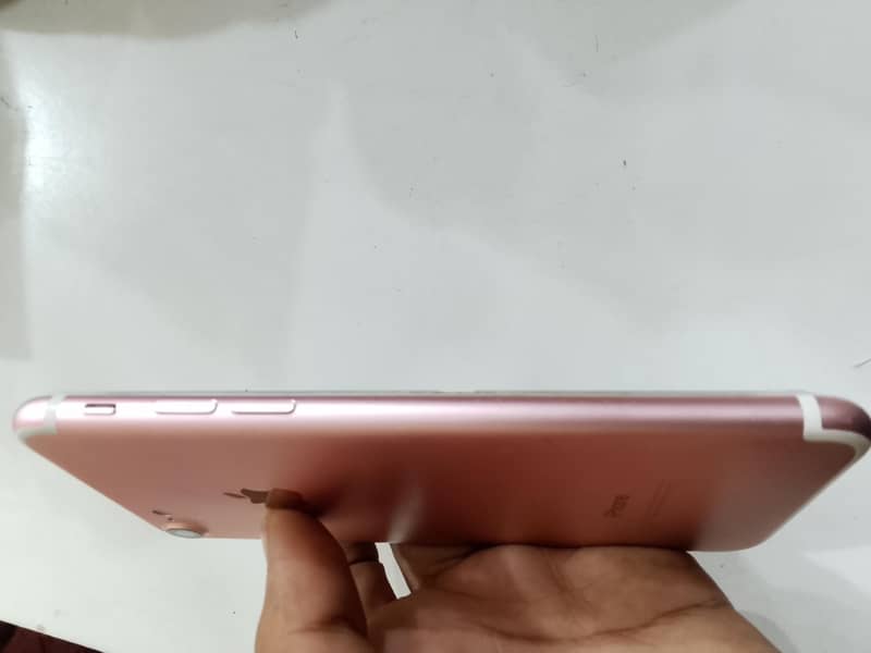 Apple iPhone 7 1