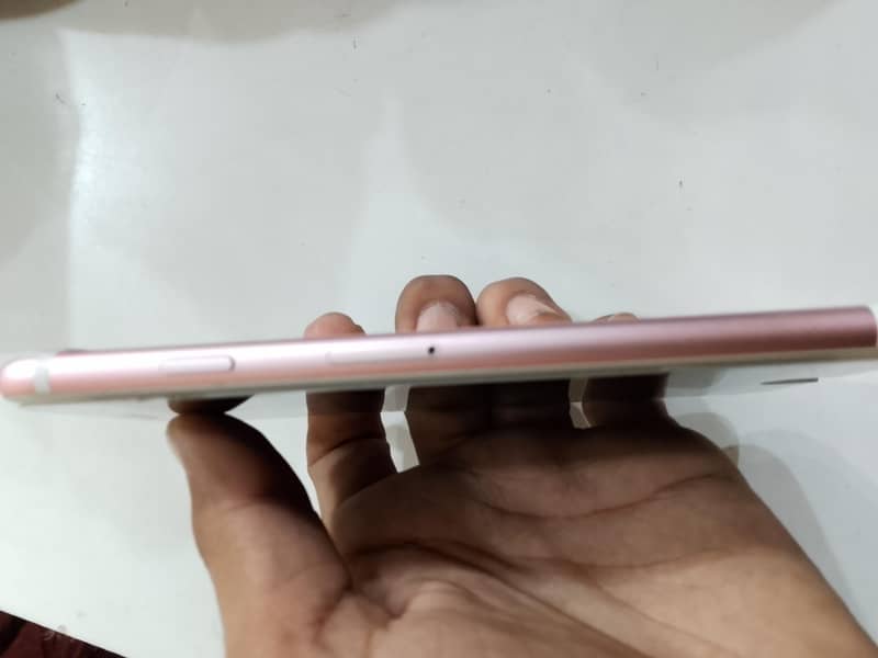 Apple iPhone 7 2