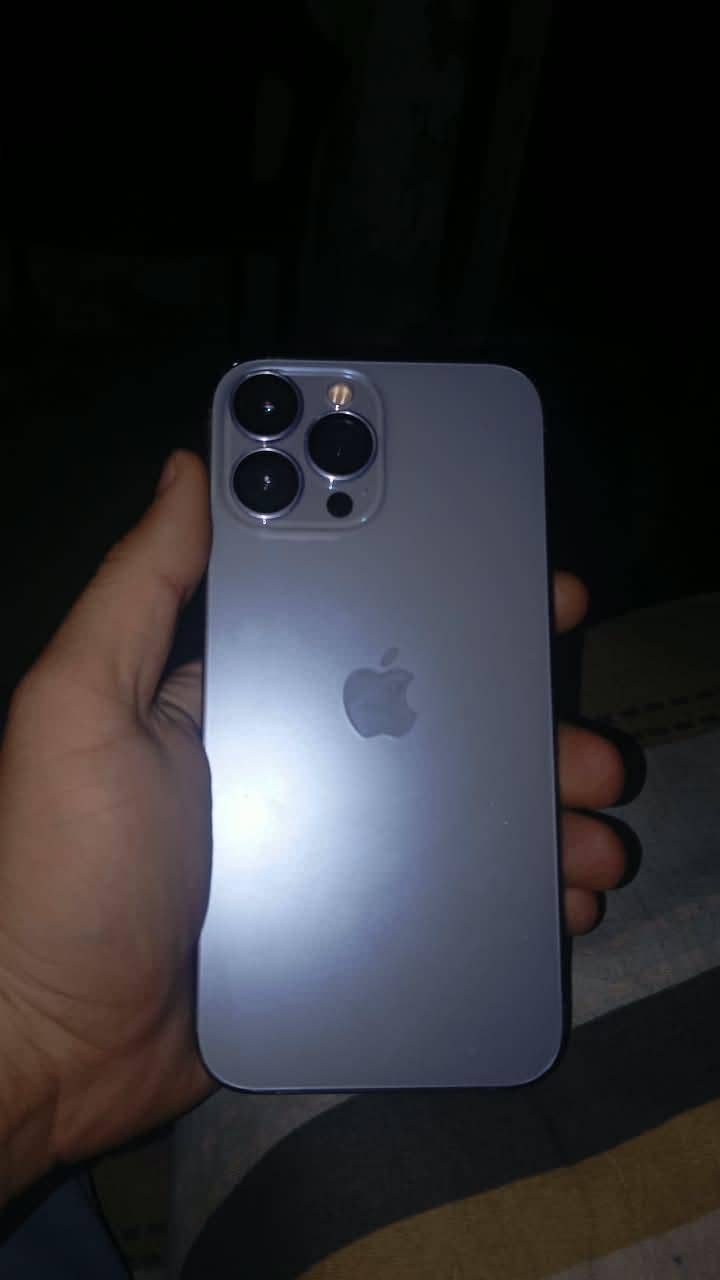 Apple iPhone 13 Pro Max 0