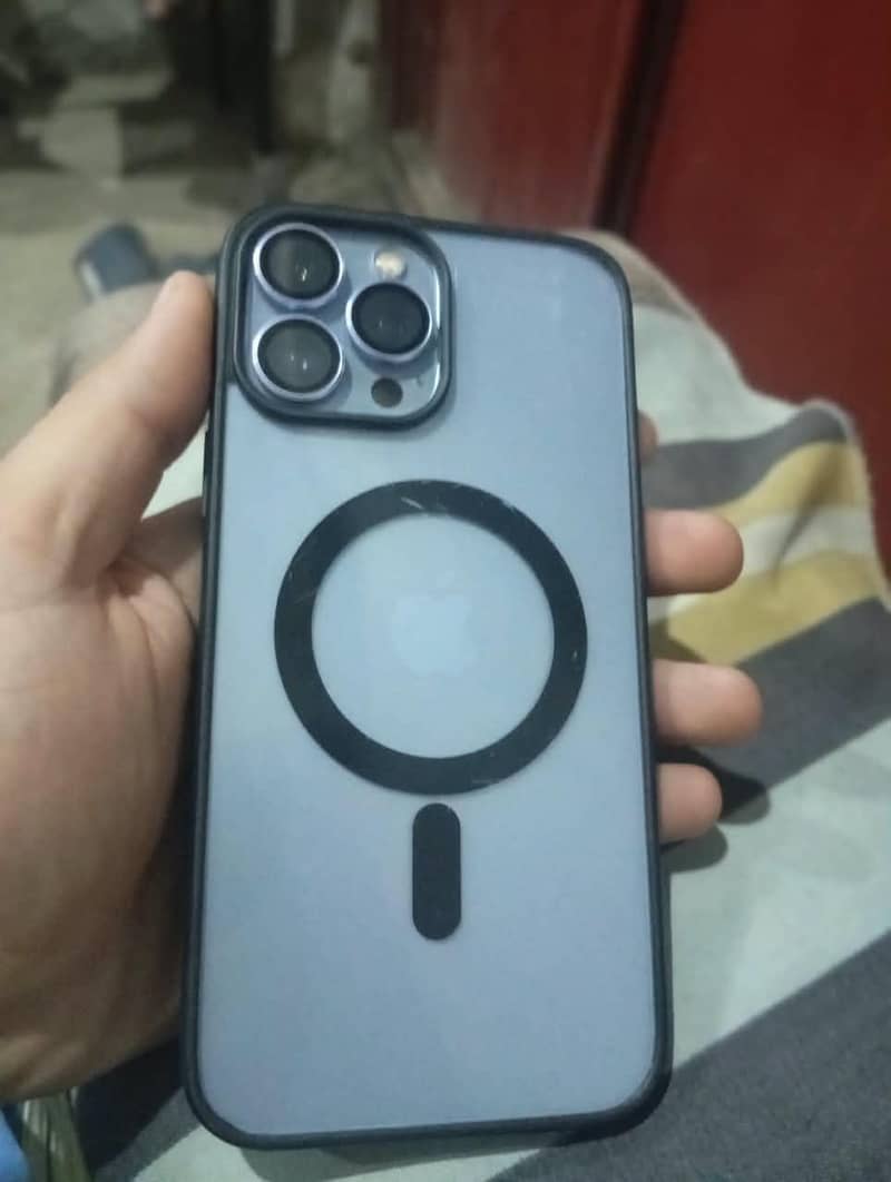 Apple iPhone 13 Pro Max 2