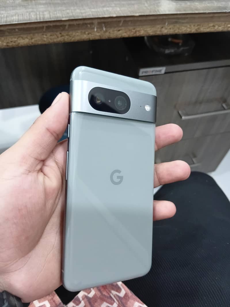 Google Pixel 8 5
