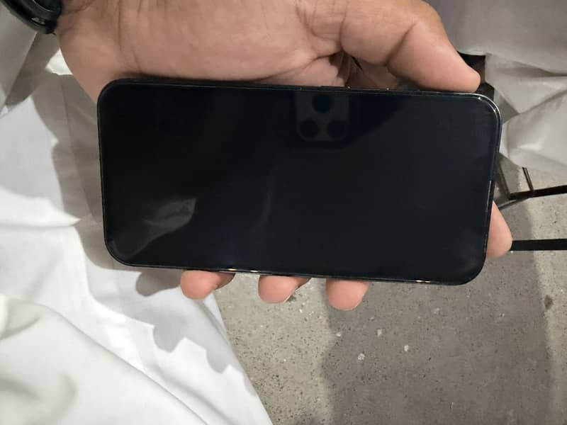 Apple iPhone 13 5