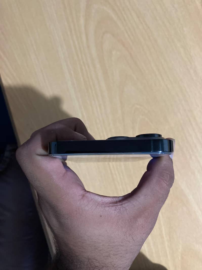 Apple iPhone 14 Pro Max 3