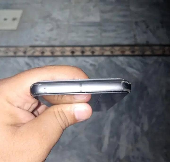 Google Pixel 8 4