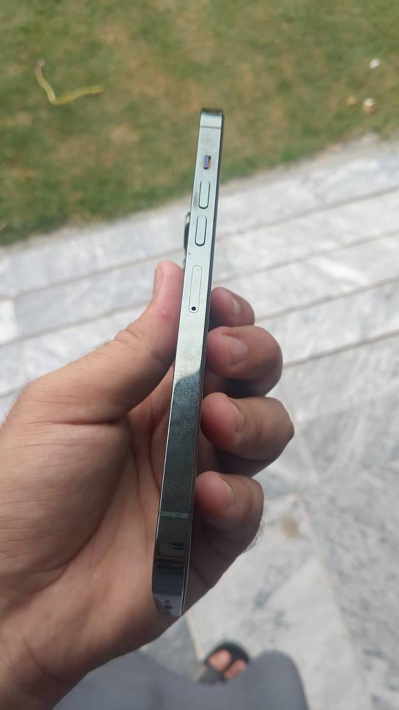 Apple iPhone 13 Pro Max 3