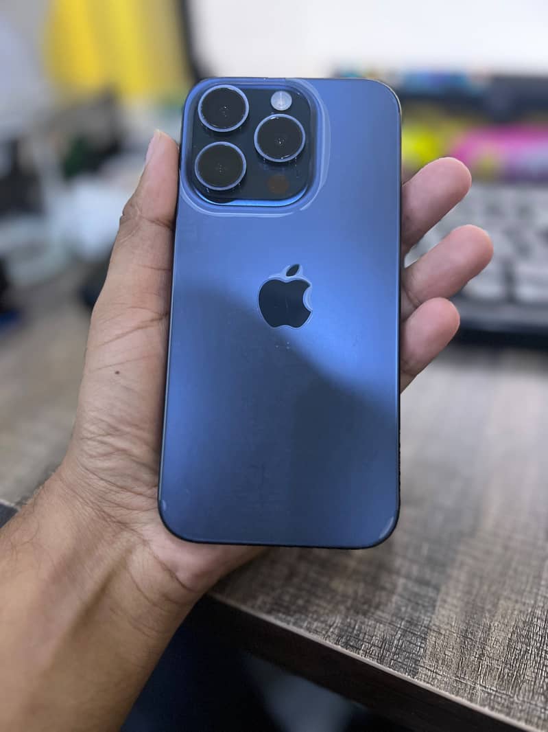 Apple iPhone 15 Pro 3