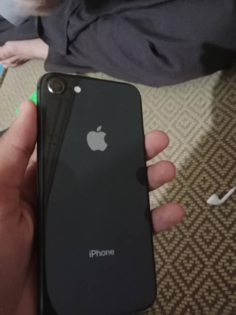 Apple iPhone 8 4