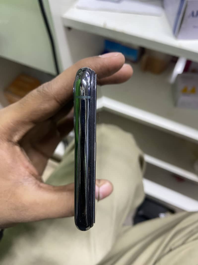 Apple iPhone 11 Pro Max 0