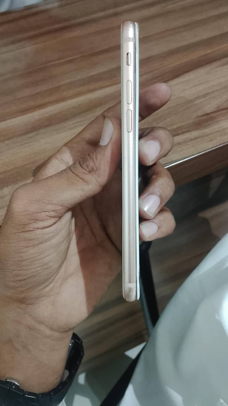 Apple iPhone 8 1
