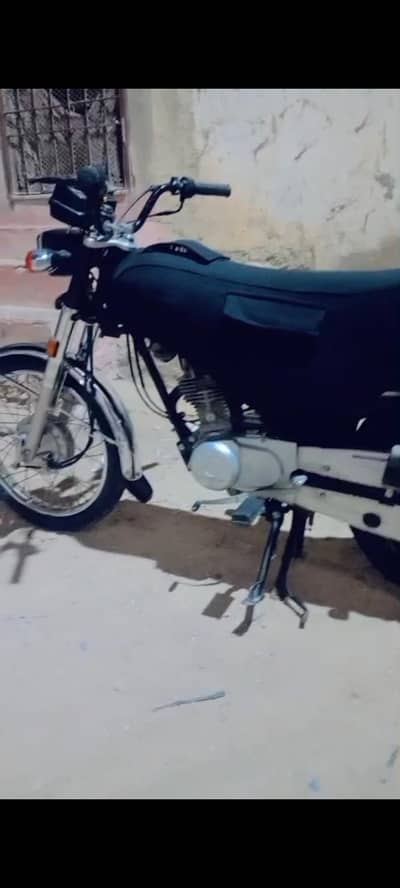 lo or chalao 10 by 8 condition hai koi km nhi hai bike par urgent sale