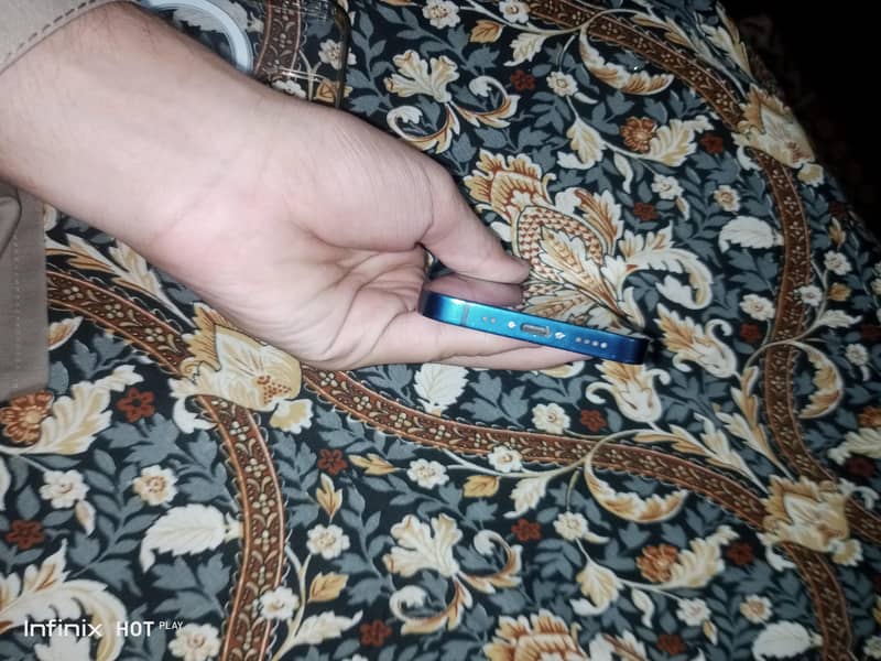 Apple iPhone 12 mini 3