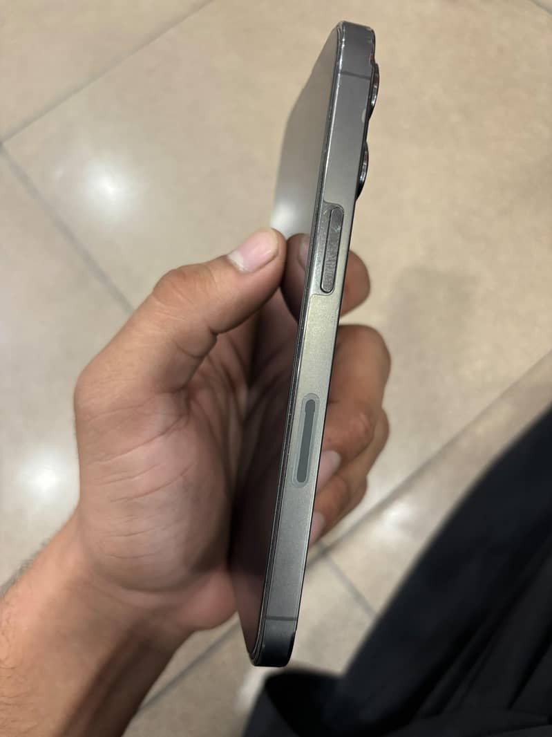 Apple iPhone 13 Pro 2