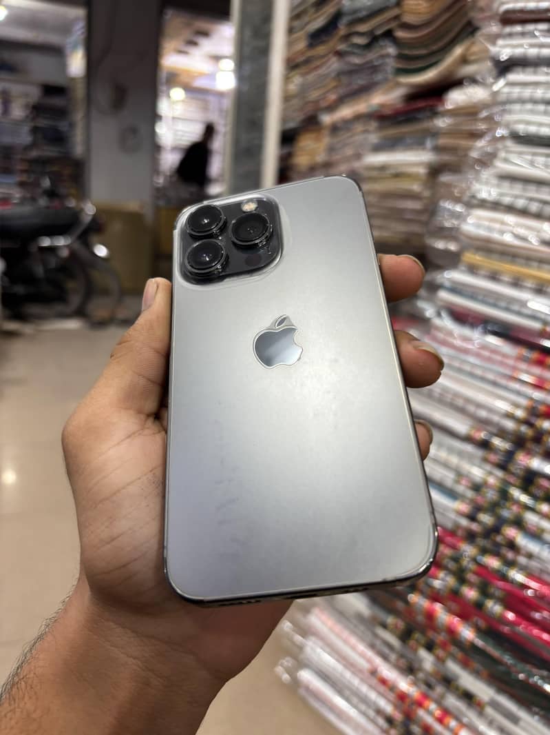 Apple iPhone 13 Pro 3