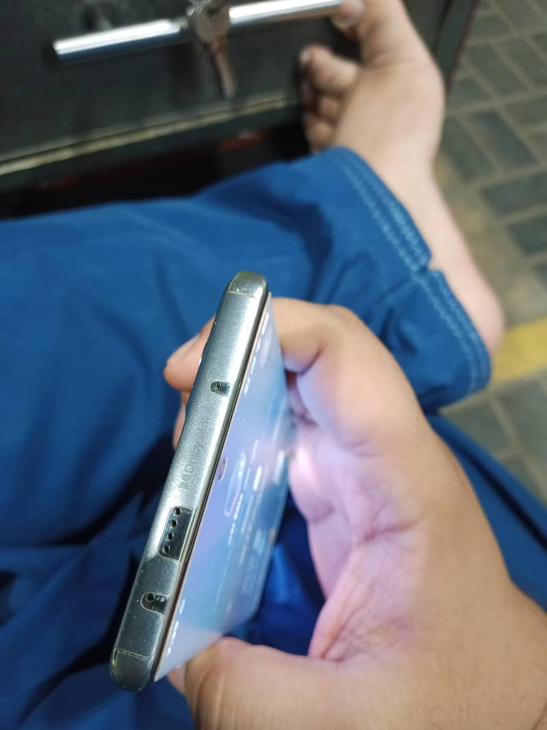 Tecno CAMON 40 Pro 7