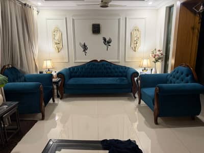 Luxury Sofa Set, 5 seater, in velvet fabric.