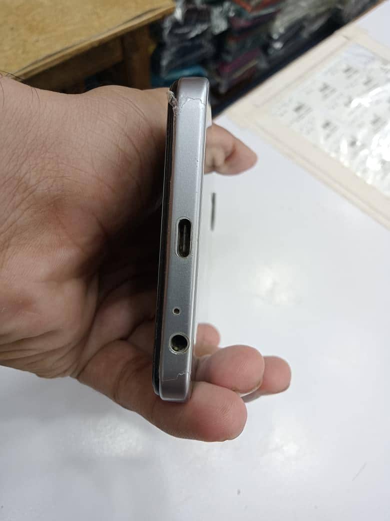 Tecno Spark Go 3 waranded 7