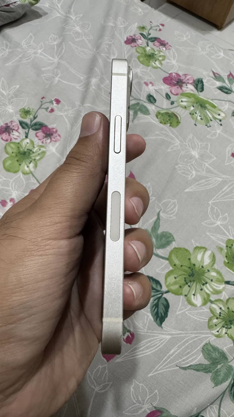 Apple iPhone 13 mini 6
