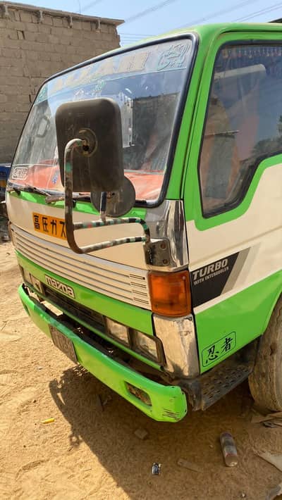 TITTAN 3500 MAZDA ORIGINAL Jeag body model 1991 REG 2010