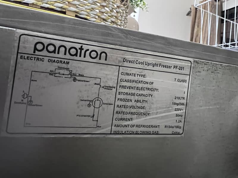 Deep freezer vertical standing 4